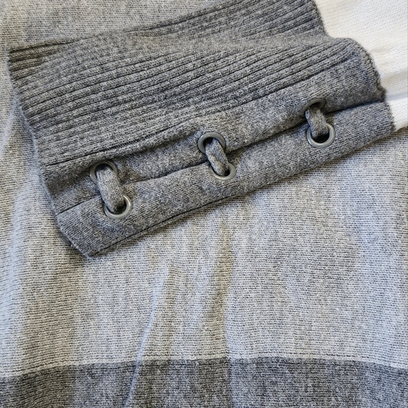 New York and Company XS SWEATER - Picture 5 of 5